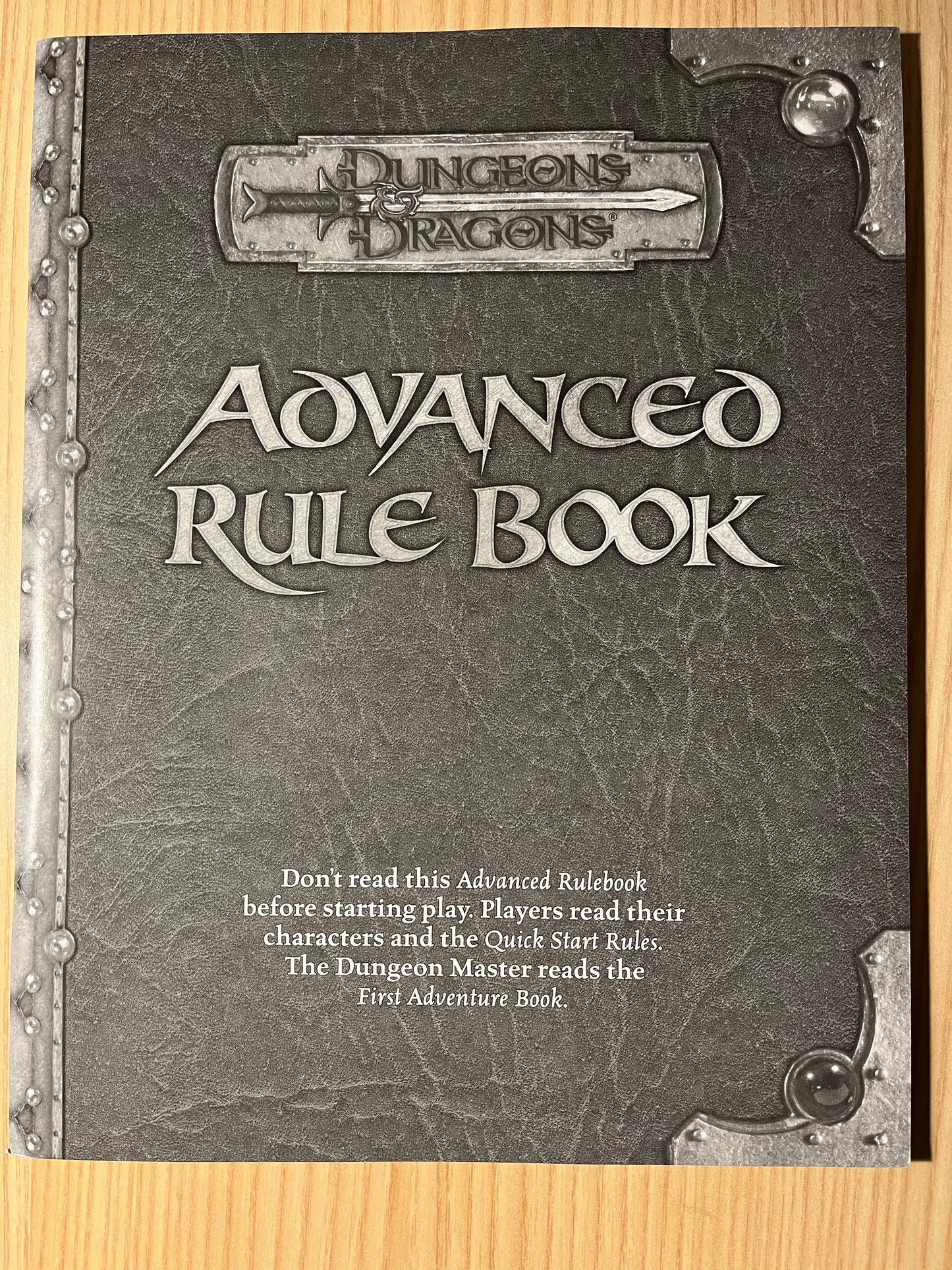components from DUNGEONS & DRAGONS 3rd Edition Basic Game set (USED, INCOMPLETE)